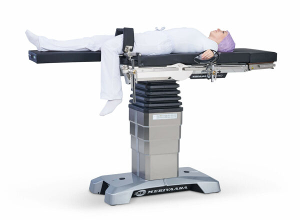 Image of Arthroscopic leg holder 10353 with the Smarter Practico and the patient.