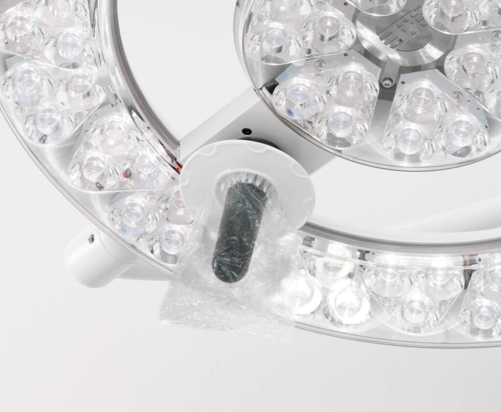 Disposable sterile light handle cover for medical lights